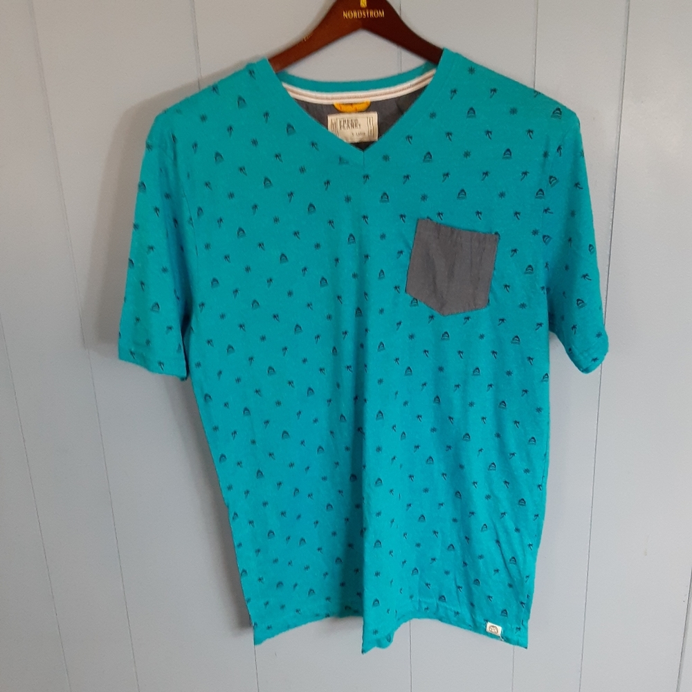 Free Planet V-Neck Shirt L